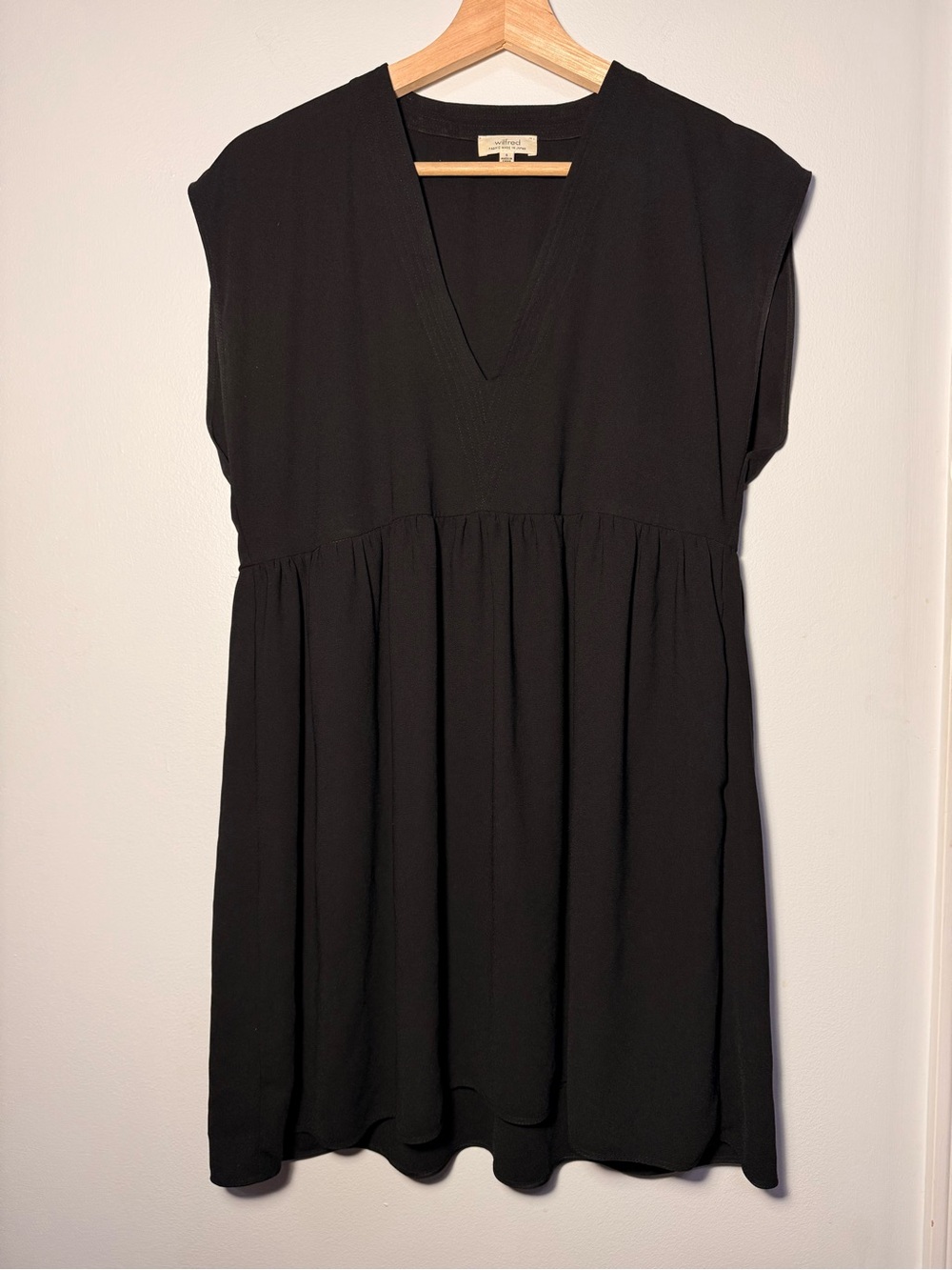 Aritzia Black V-Neck Gathered Waist Mini Dress size S